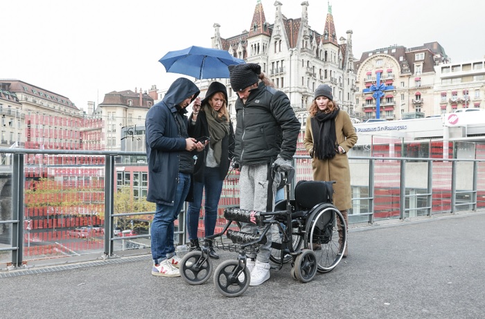 Implante ajuda paciente com paralisia a andar