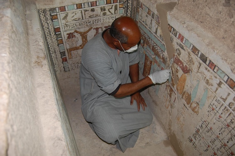 Restauração da tumba de Meru