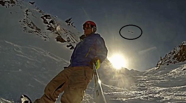 Snowboarder faz vídeo e flagra óvni enquanto desce montanha-0