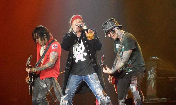 O Guns N’ Roses tem seu estouro com “Sweet Child O’ Mine”-0