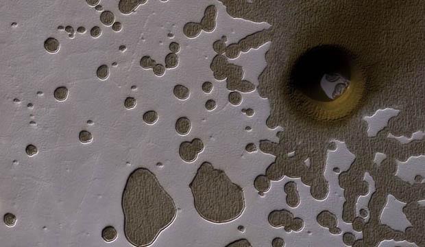 NASA não consegue explicar a origem desta cratera em Marte-0