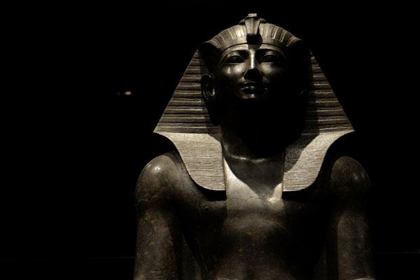 Descobertos os restos de um faraó egípcio que correspondem a um "gigante"-0