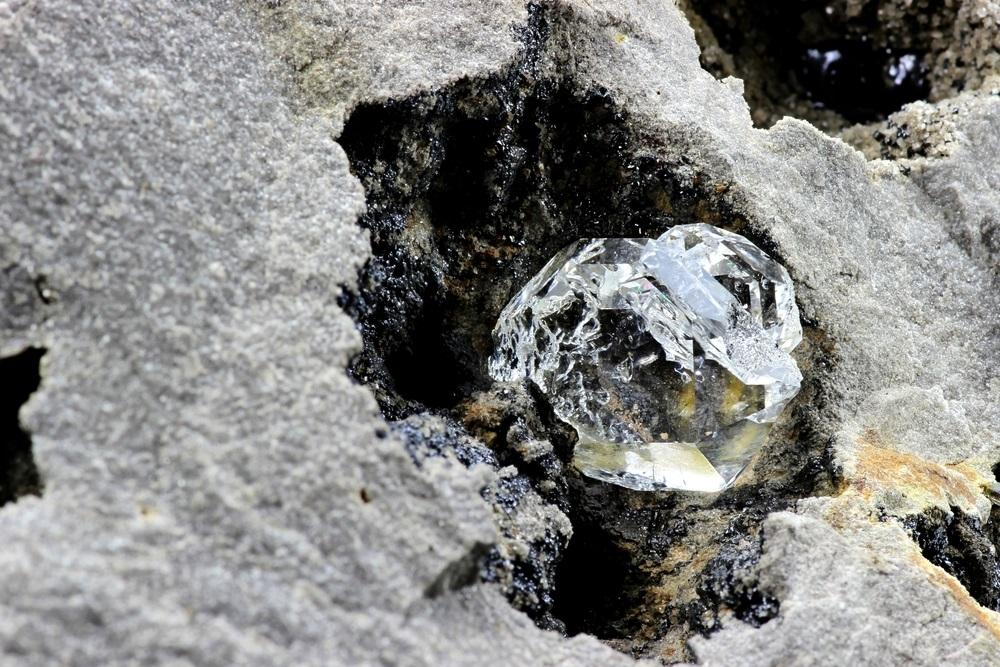 Gelo descoberto em diamantes pode indicar existência de água nas profundezas da Terra-0