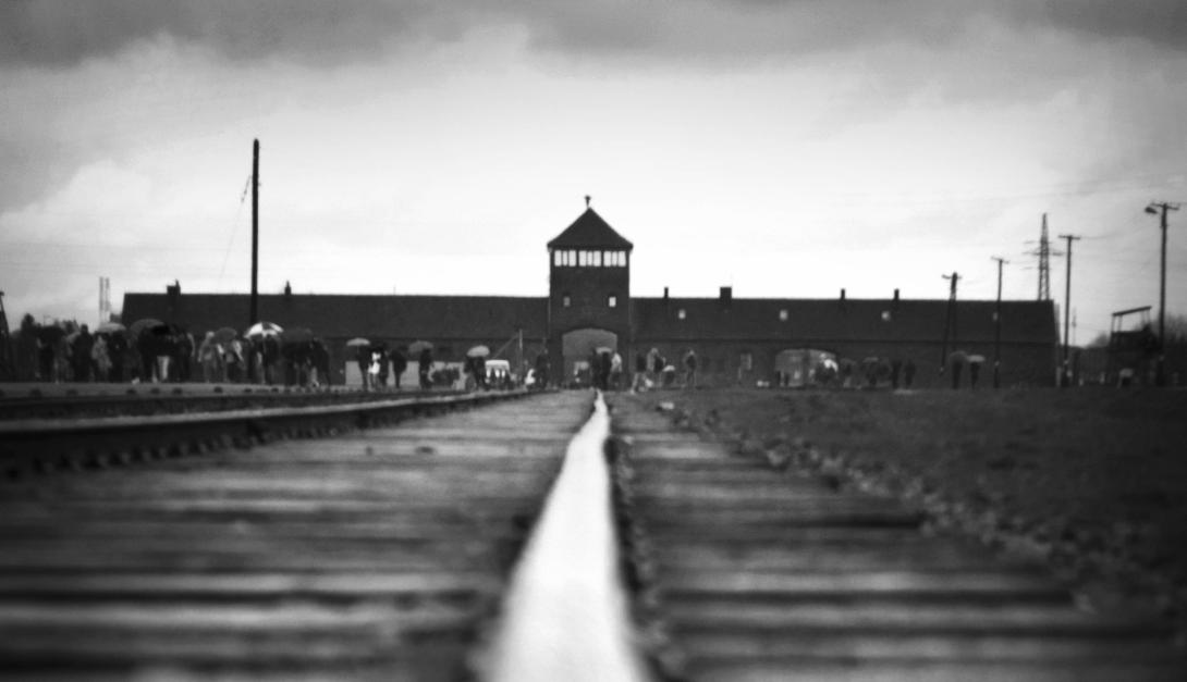 O futebol no inferno de Auschwitz-0