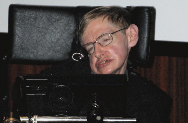 Stephen Hawking alertou para riscos da criação de "super-humanos"-0