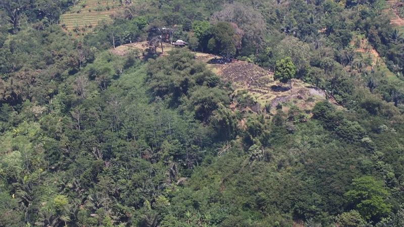 Gigantesco templo perdido em forma de pirâmide é encontrado na Indonésia-0