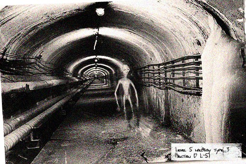 Veja as estranhas fotos de alienígenas encontradas na Deep Web-0