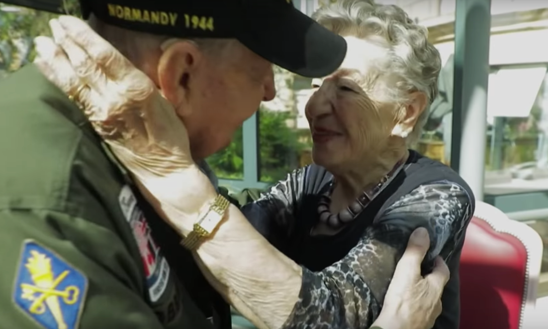 Casal de idosos que se conheceu na 2ª Guerra tem reencontro após 75 anos-0
