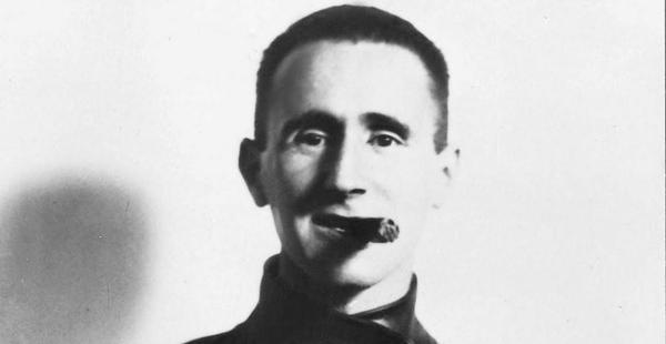 Morre Bertolt Brecht, criador do chamado Teatro Épico-0