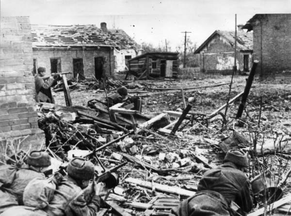 Ataque arrasa a cidade de Stalingrado-0