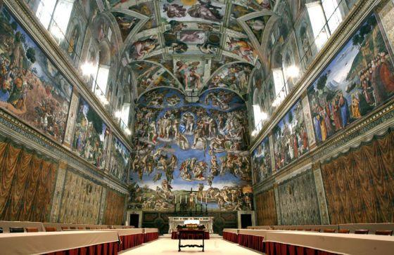 Teto da Capela Sistina, de Michelangelo, é exibido ao público pela primeira vez-0
