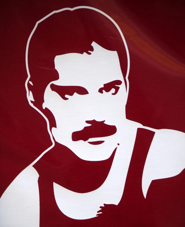 Morre Freddie Mercury, líder da banda Queen-0
