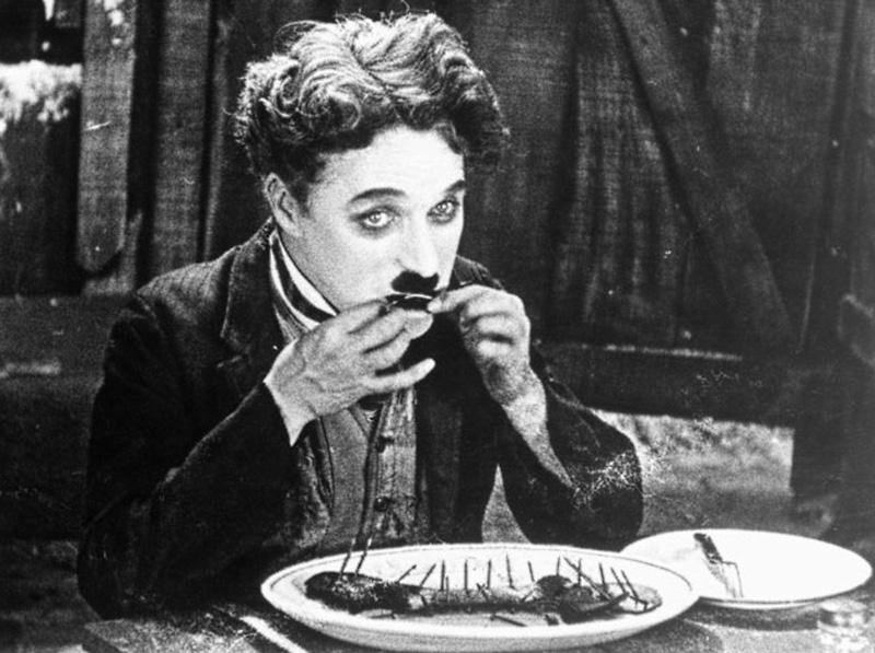 Morre Charlie Chaplin, ator e cineasta inglês-0