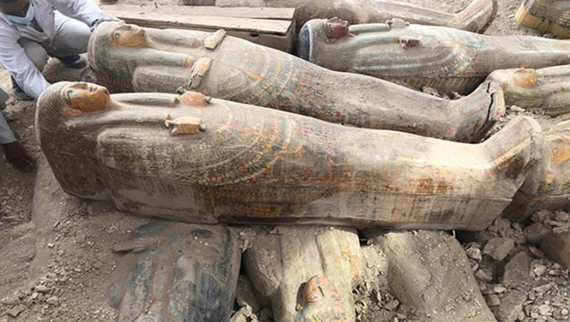  Arqueólogos encontram por acidente 30 sarcófagos egípcios perfeitamente preservados-0
