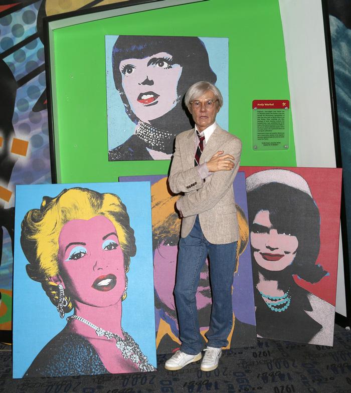 Morre Andy Warhol, artista plástico e produtor de cinema nos EUA-0
