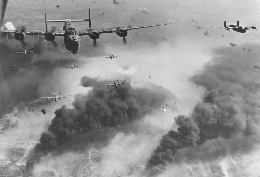 Tem início o bombardeio dos EUA contra Tóquio na Segunda Guerra Mundial-0