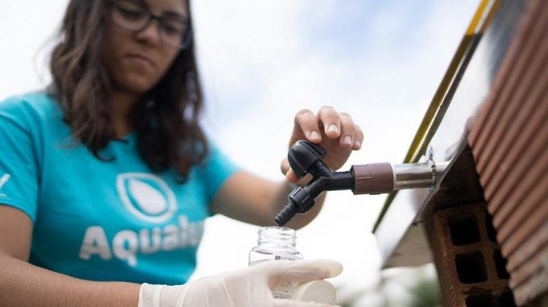 Filtro que purifica água usando luz solar rende prêmio da ONU para jovem brasileira-0