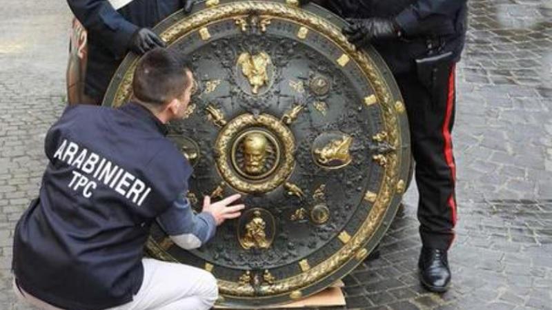 Escudo de Giuseppe Garibaldi é encontrado em Roma após passar décadas desaparecido-0