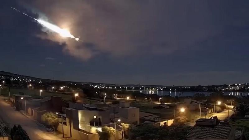 Grande explosão de meteoro é avistada em cidades de Minas Gerais, São Paulo e Paraná-0