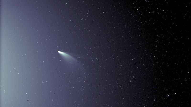 Cometa NEOWISE é fotografado ao redor do mundo e oferece espetáculo no céu-0