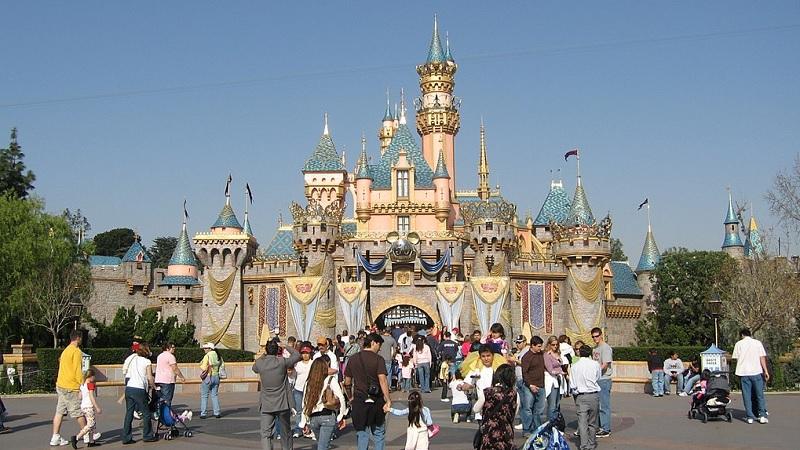 A Disneylândia é inaugurada nos Estados Unidos-0