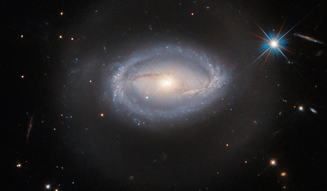 Telescópio Hubble registra imagem de objeto misterioso que desafia classificações-0