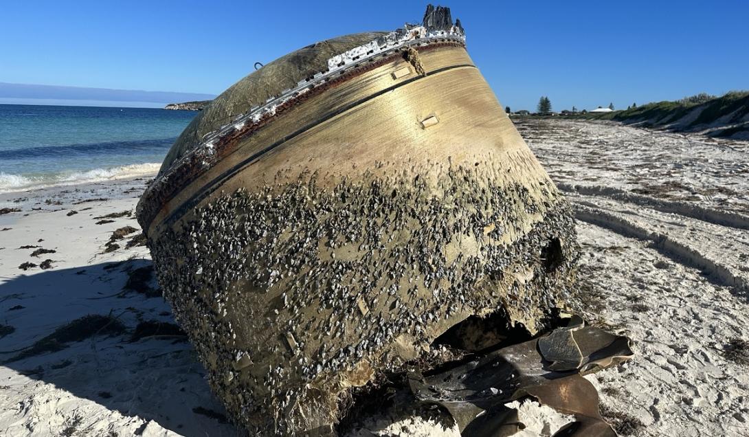 Misterioso artefato de metal que apareceu na praia é investigado na Austrália-0