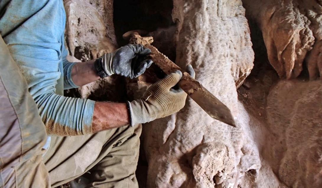Quatro espadas de 1.900 anos são encontradas em caverna em Israel-0