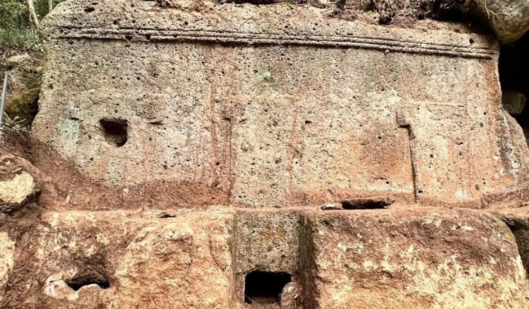 Tumba de 2.500 anos perfeitamente preservada é encontrada na Itália-0